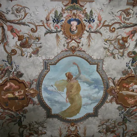 Palazzo Vannoni 3* 레반토